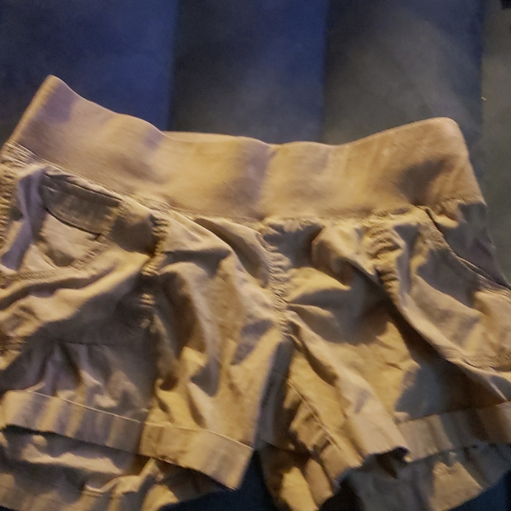 khaki shorts
